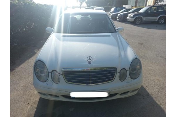mercedes-benz clase e (bm 211) berlina del año 2005