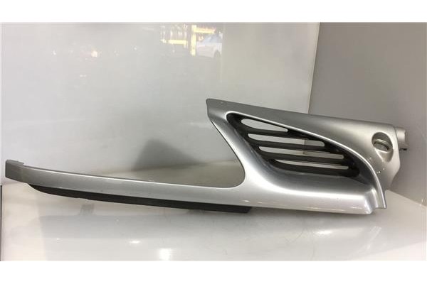 Recambio de rejilla capo para renault megane i (ba0/1_) 1.9 d eco (b/sa0u, ba0a) referencia OEM IAM 7700834201  
