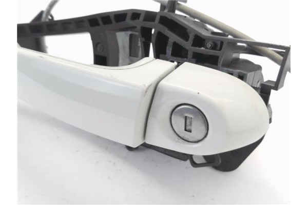Recambio de maneta exterior delantero izquierda para bmw serie 1 berlina 5p (f20) 2.0 116d referencia OEM IAM 51217242569 512172