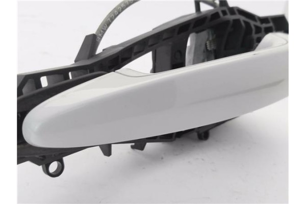 Recambio de maneta exterior delantero izquierda para bmw serie 1 berlina 5p (f20) 2.0 116d referencia OEM IAM 51217242569 512172