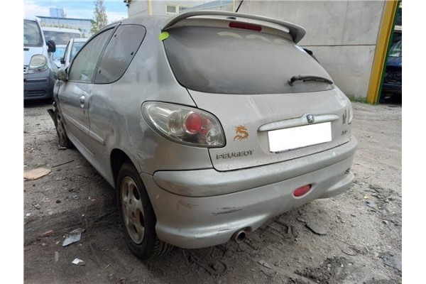 peugeot 206 berlina (1998) del año 