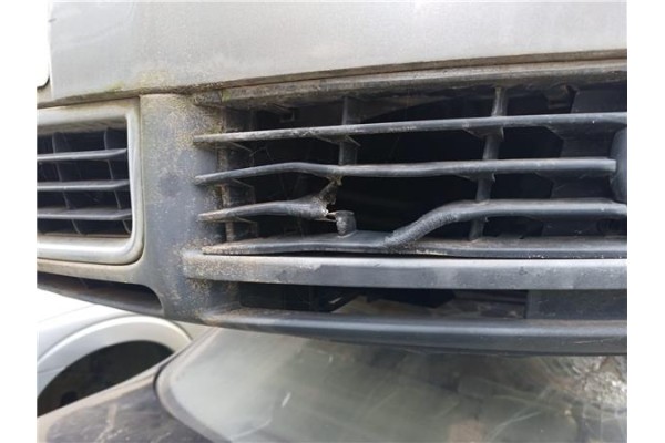 Recambio de paragolpes delantero para audi a4 berlina (8e) 2.4 referencia OEM IAM 8E0807103F  