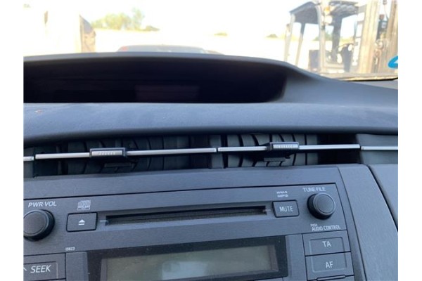 Recambio de rejilla entrada de aire para toyota prius (zvw30) 1.8 hybrid referencia OEM IAM 5567047070  