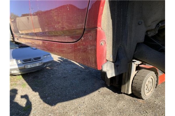 Recambio de spoiler talonera lat. izquierda para toyota prius (zvw30) 1.8 hybrid referencia OEM IAM 7585247900  