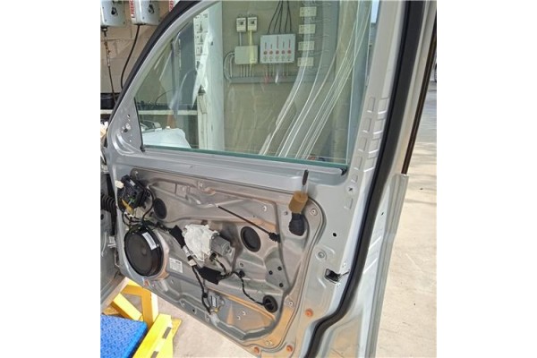 Recambio de puerta delantero derecha para mercedes-benz clase c (bm 204) berlina 3.0 c 280 (204.054) referencia OEM IAM A2047206
