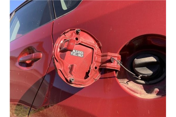 Recambio de tapa exterior combustible para toyota prius (zvw30) 1.8 hybrid referencia OEM IAM 7735047030  