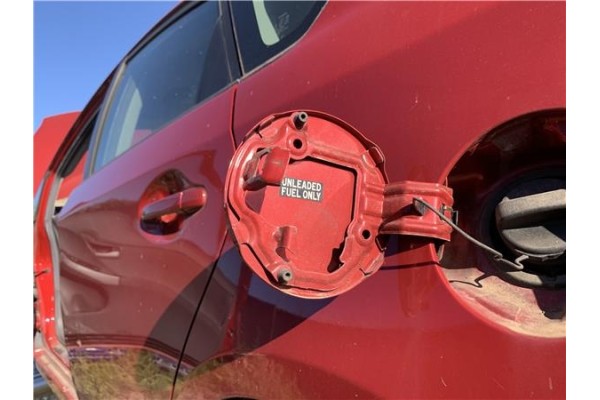 Recambio de tapa exterior combustible para toyota prius (zvw30) 1.8 hybrid referencia OEM IAM 7735047030  