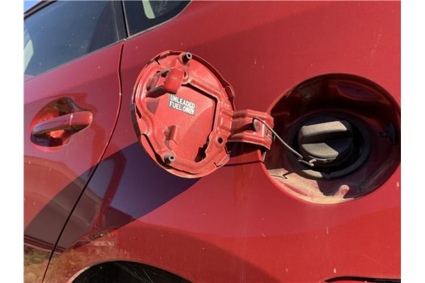 Recambio de tapa exterior combustible para toyota prius (zvw30) 1.8 hybrid referencia OEM IAM 7735047030  