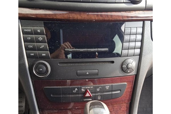 Recambio de radio / cd para mercedes-benz clase e (bm 211) berlina 3.0 e 320 cdi (211.022) referencia OEM IAM   