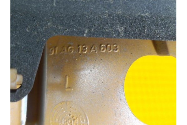 Recambio de piloto trasero izquierdo para ford orion 1.8 ghia referencia OEM IAM 91AG13A603 1052429 