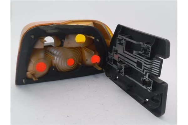 Recambio de piloto trasero izquierdo para ford orion 1.8 ghia referencia OEM IAM 91AG13A603 1052429 