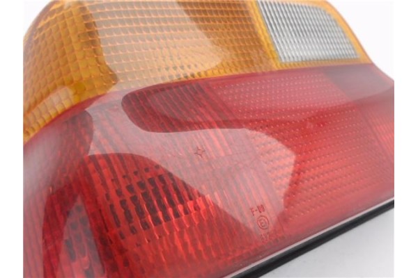 Recambio de piloto trasero izquierdo para ford orion 1.8 ghia referencia OEM IAM 91AG13A603 1052429 