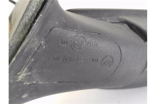 Recambio de retrovisor derecho para ford orion 1.8 ghia referencia OEM IAM E201813 836030 