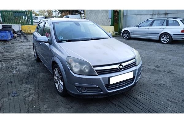opel astra h berlina del año 2004