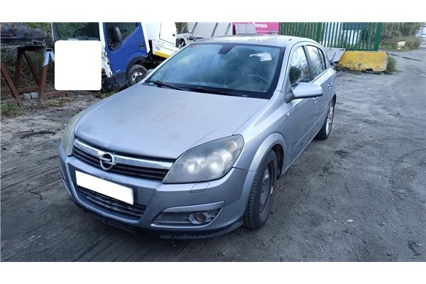 opel astra h berlina del año 2004