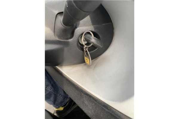 Recambio de clausor para renault twizy eléctrico urban referencia OEM IAM 285913092R  