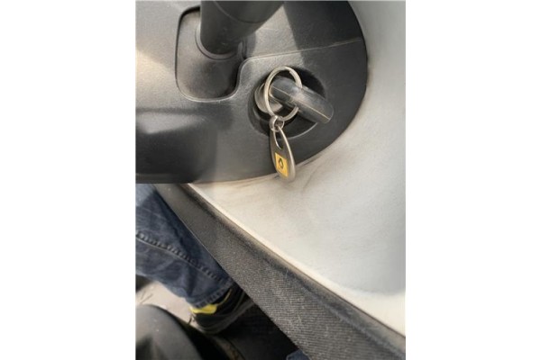 Recambio de clausor para renault twizy eléctrico urban referencia OEM IAM 285913092R  