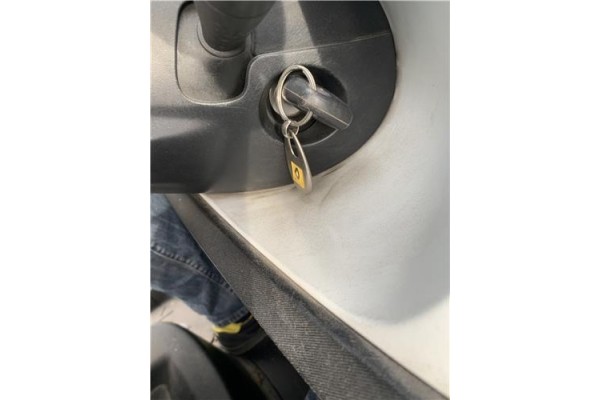 Recambio de clausor para renault twizy eléctrico urban referencia OEM IAM 285913092R  