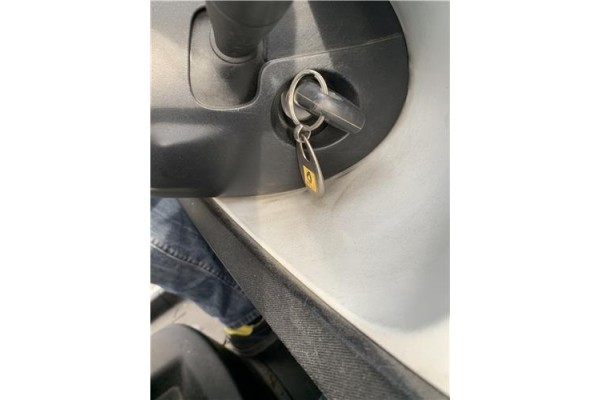 Recambio de clausor para renault twizy eléctrico urban referencia OEM IAM 285913092R  
