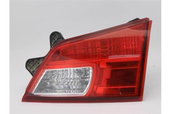 Recambio de piloto interior derecho para subaru legacy v 2.0 d referencia OEM IAM   