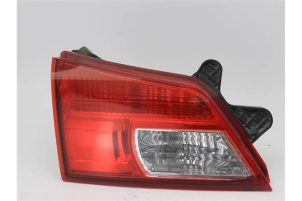 Recambio de piloto interior izquierdo para subaru legacy v 2.0 d referencia OEM IAM   
