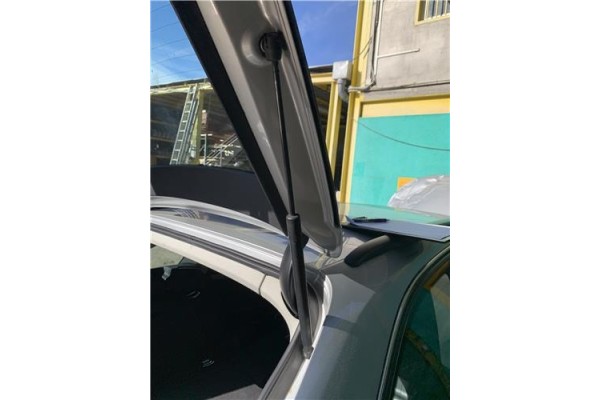 Recambio de amortiguador porton para audi a4 avant (8k5) 2.0 básico referencia OEM IAM 8K9827552C 8K982755201S 