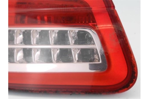 Recambio de piloto interior izquierdo para citroen c5 berlina 2.0 audace referencia OEM IAM   