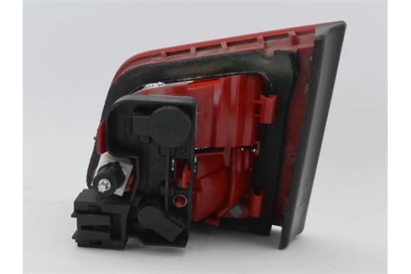 Recambio de piloto interior izquierdo para citroen c5 berlina 2.0 audace referencia OEM IAM   