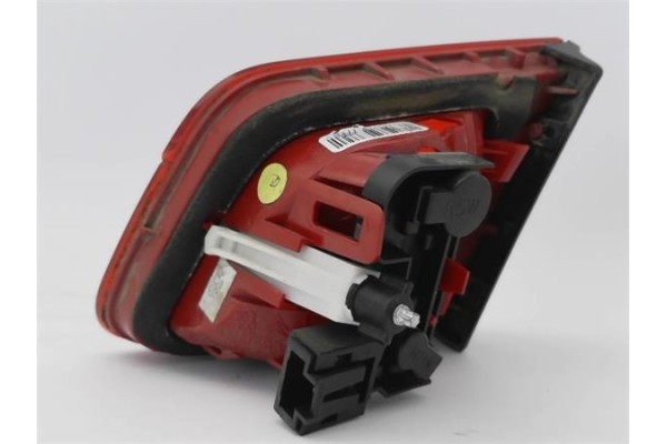 Recambio de piloto interior izquierdo para citroen c5 berlina 2.0 audace referencia OEM IAM   