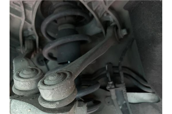 Recambio de brazo superior delantero dcho para audi a4 avant (8k5) 2.0 básico referencia OEM IAM 8K0407506A  