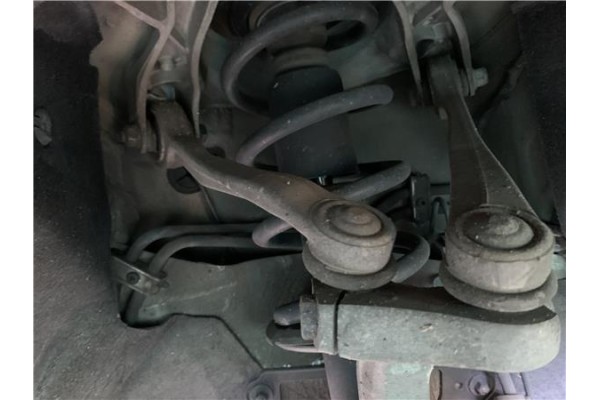 Recambio de brazo superior delantero dcho para audi a4 avant (8k5) 2.0 básico referencia OEM IAM 8K0407510A  
