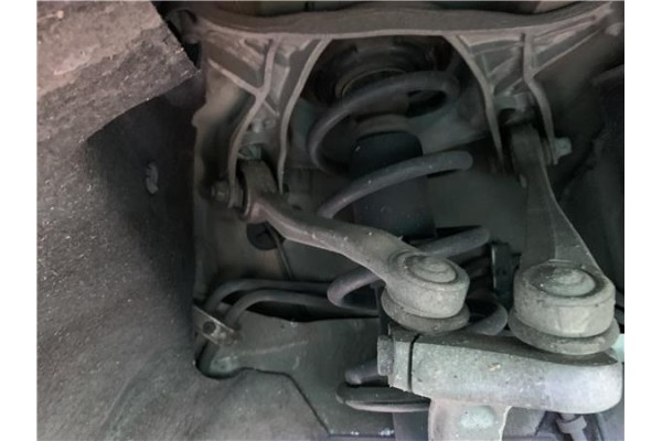 Recambio de brazo superior delantero dcho para audi a4 avant (8k5) 2.0 básico referencia OEM IAM 8K0407510A  