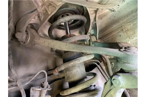 Recambio de brazo superior delantero izquierdo para audi a4 avant (8k5) 2.0 básico referencia OEM IAM 8K0407505A  