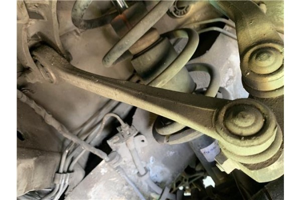 Recambio de brazo superior delantero izquierdo para audi a4 avant (8k5) 2.0 básico referencia OEM IAM 8K0407505A  