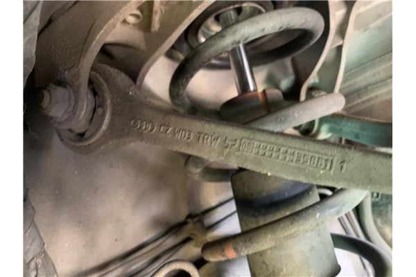 Recambio de brazo superior delantero izquierdo para audi a4 avant (8k5) 2.0 básico referencia OEM IAM 8K0407505A  