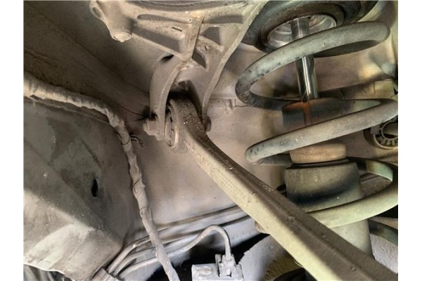 Recambio de brazo superior delantero izquierdo para audi a4 avant (8k5) 2.0 básico referencia OEM IAM 8K0407505A  