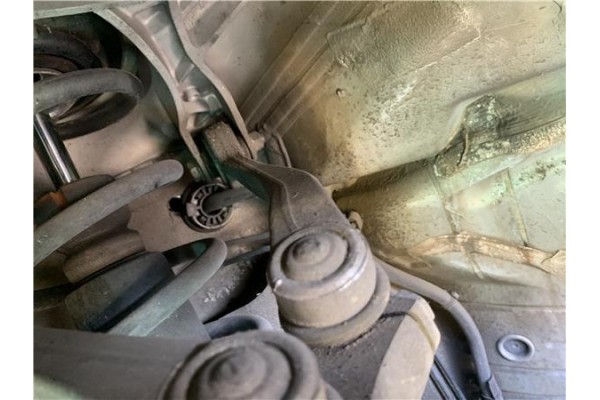 Recambio de brazo superior delantero izquierdo para audi a4 avant (8k5) 2.0 básico referencia OEM IAM 8K0407509A  