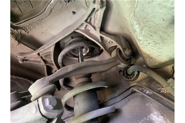 Recambio de brazo superior delantero izquierdo para audi a4 avant (8k5) 2.0 básico referencia OEM IAM 8K0407509A  