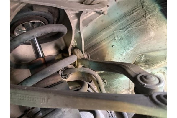 Recambio de brazo superior delantero izquierdo para audi a4 avant (8k5) 2.0 básico referencia OEM IAM 8K0407509A  