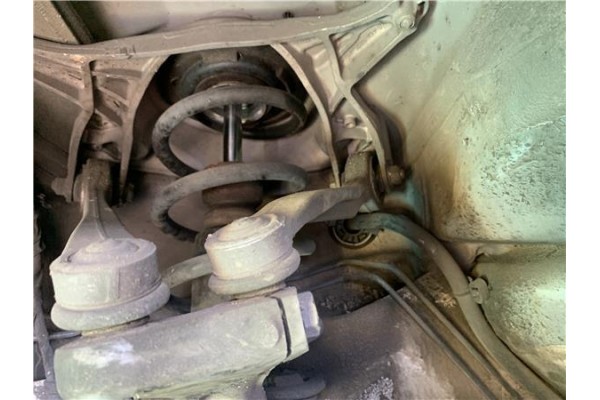 Recambio de brazo superior delantero izquierdo para audi a4 avant (8k5) 2.0 básico referencia OEM IAM 8K0407509A  