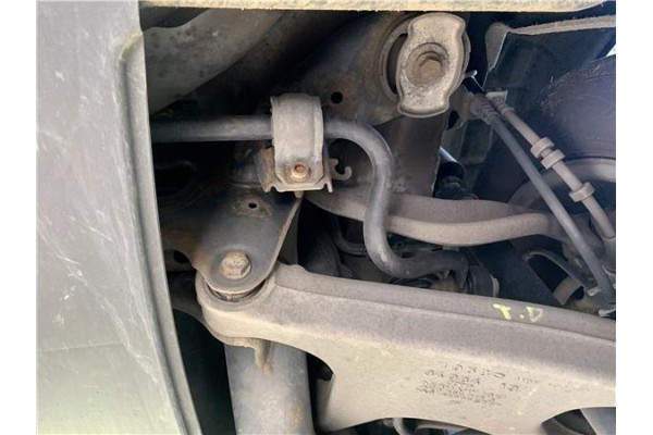 Recambio de puente trasero para audi a4 avant (8k5) 2.0 básico referencia OEM IAM 8F0505235J  