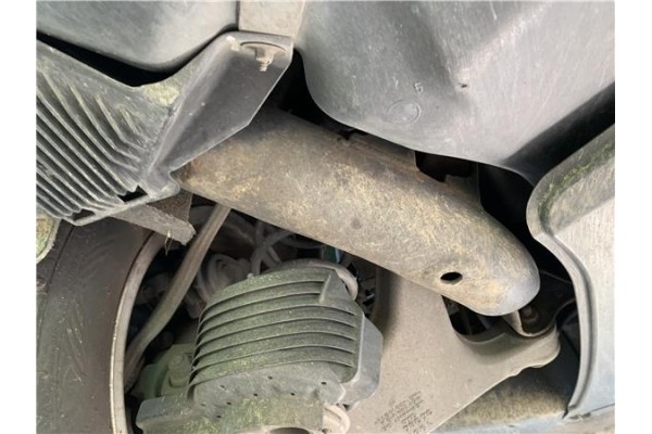 Recambio de puente trasero para audi a4 avant (8k5) 2.0 básico referencia OEM IAM 8F0505235J  