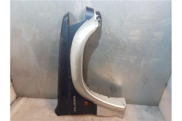 Recambio de aleta delantero derecha para mitsubishi pajero 2.8 td referencia OEM IAM MB835528  