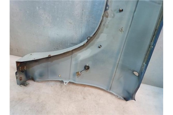 Recambio de aleta delantero derecha para mitsubishi pajero 2.8 td referencia OEM IAM MB835528  