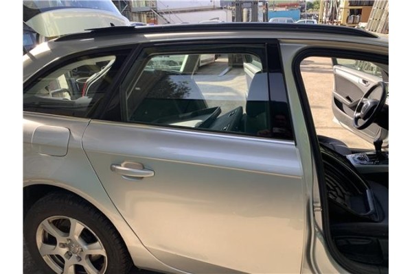 Recambio de puerta trasero derecha para audi a4 avant (8k5) 2.0 básico referencia OEM IAM 8K9833052D  