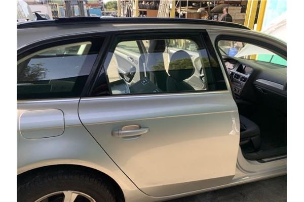 Recambio de puerta trasero derecha para audi a4 avant (8k5) 2.0 básico referencia OEM IAM 8K9833052D  