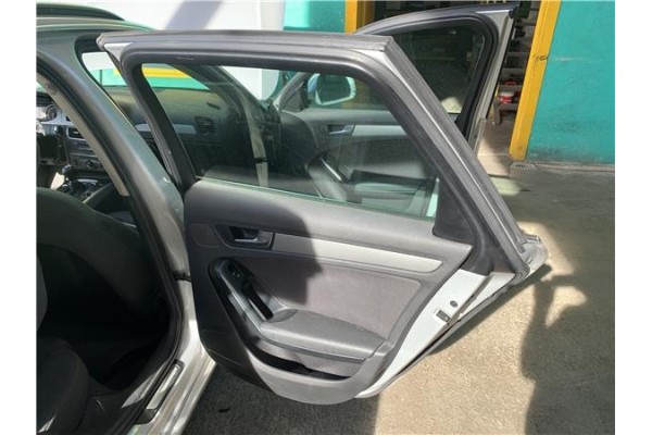 Recambio de puerta trasero derecha para audi a4 avant (8k5) 2.0 básico referencia OEM IAM 8K9833052D  