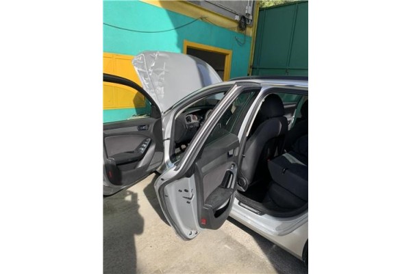 Recambio de puerta trasero izquierda para audi a4 avant (8k5) 2.0 básico referencia OEM IAM 8K9833051D  