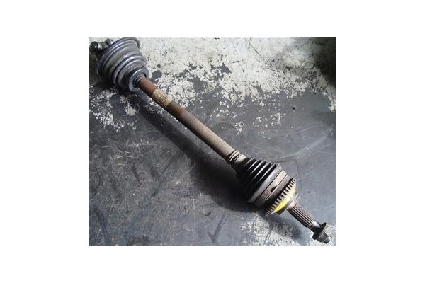 Recambio de palier delantero izquierdo para renault clio ii (xbo) 1.2 16v 75cv referencia OEM IAM   
