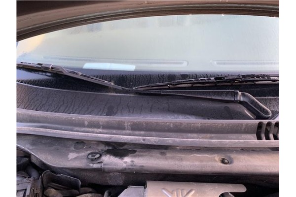 Recambio de brazo limpiaparabrisas delantero derecho para jaguar x-type 2.0 d executive referencia OEM IAM C2S1704  
